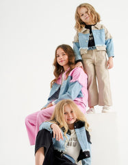 Gabardine set with jeans and a T-shirt